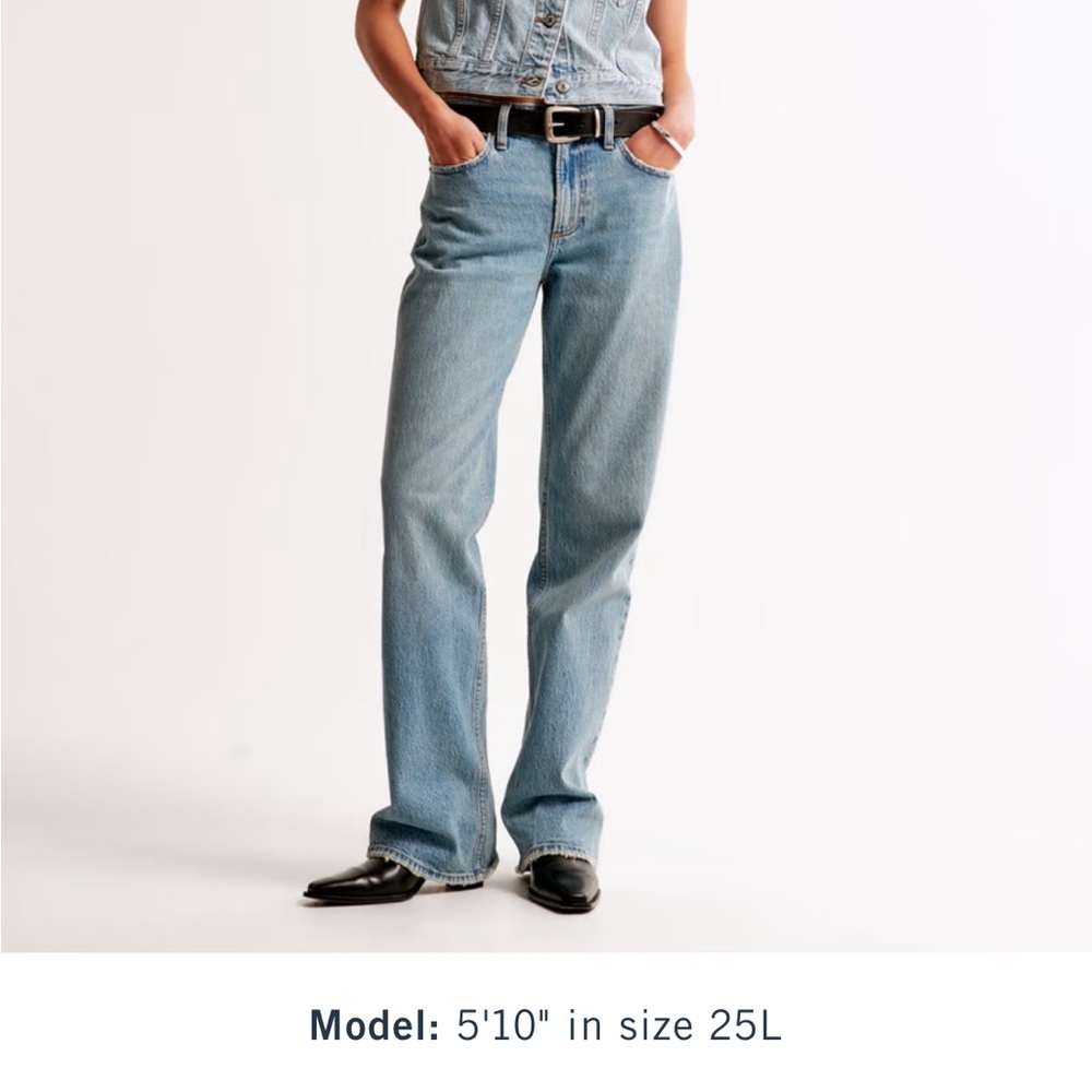 NWT Abercrombie & Fitch Low Rise Baggy Jean in Med Tinted - Comfort Stretch 26R